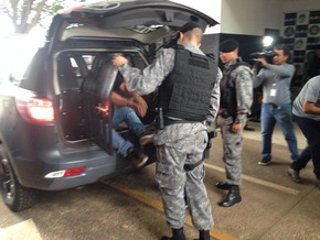 Agente penitenciário de MS é preso em ação contra grupo envolvido em tráfico de armas, de drogas e roubos Um dos presos na operação Paiol, deflagrada pela PM e Gaeco (Foto: Osvaldo Nóbrega/TV Morena)