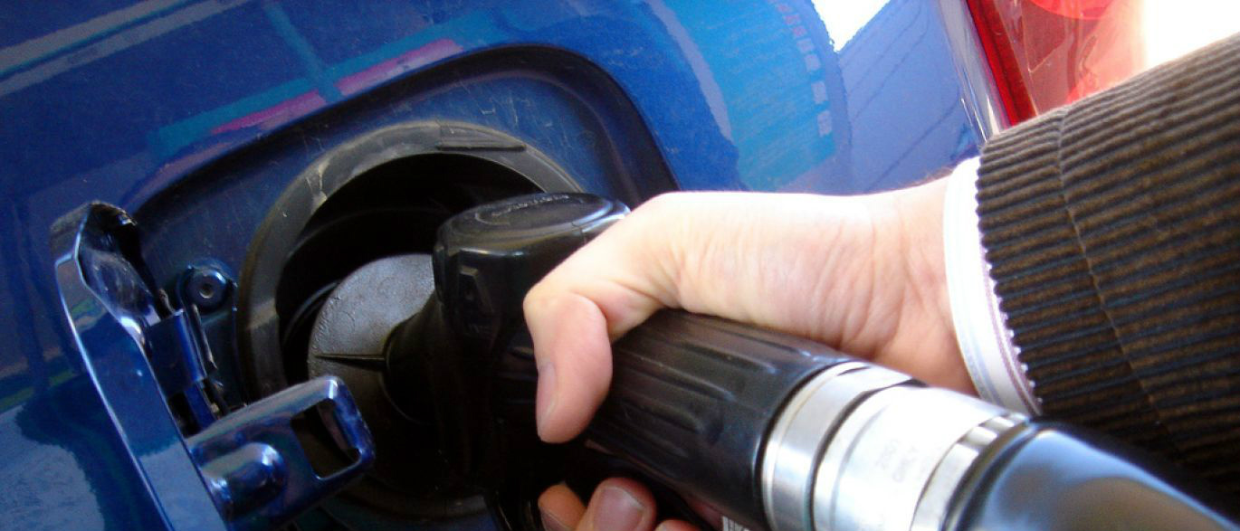 Queda nos preços dos combustíveis ocorre em meio a uma fraqueza no consumo no Brasil