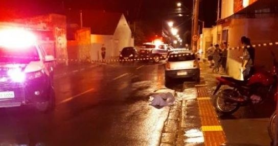 Militar de 23 anos é morto ao reagir a assalto em ponto de ônibus Militar de 23 anos é morto ao reagir a assalto em ponto de ônibus