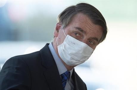Bolsonaro explica novo horário de divulgação de dados da pandemia Bolsonaro defendeu novo horário de dados da covid-19
Joédson Alves / EFE