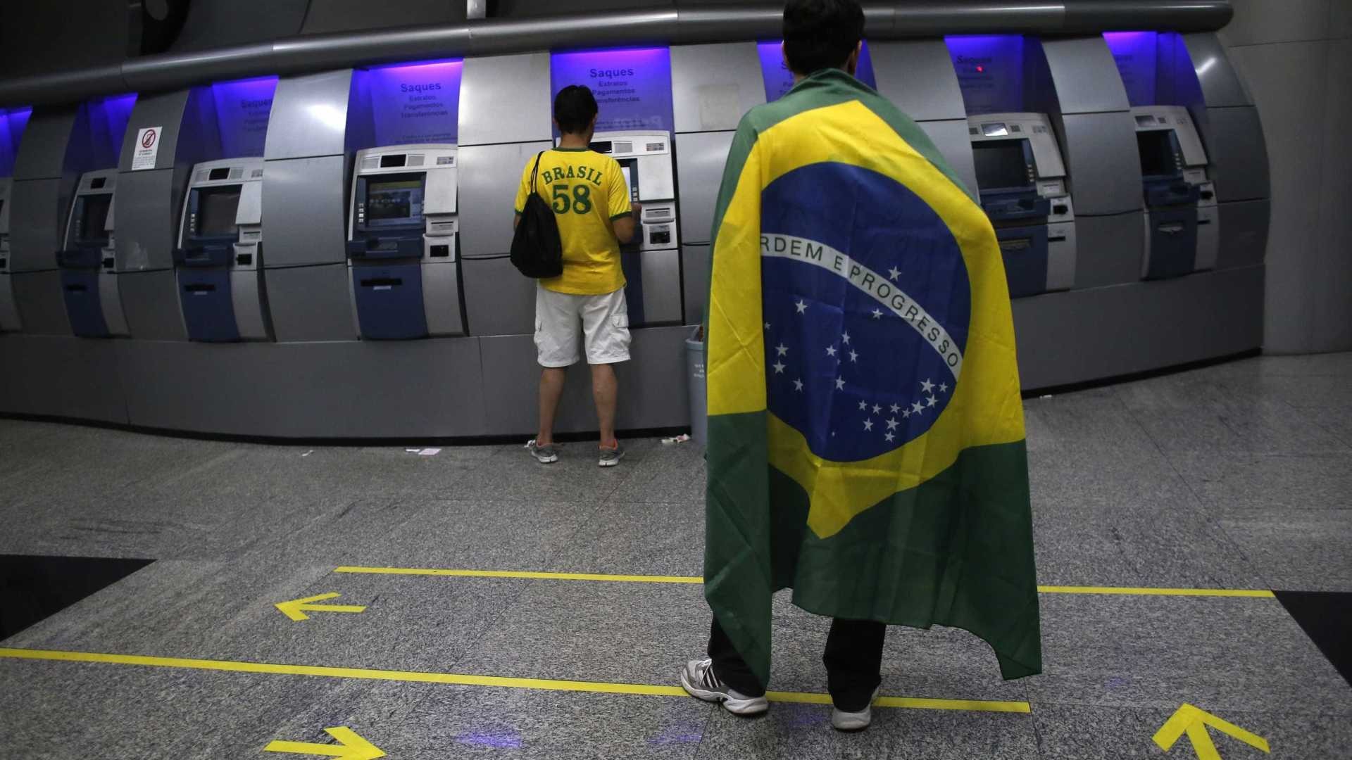 Bancos terão horário de atendimento reduzido nos jogos do Brasil REUTERS / Nacho Doce