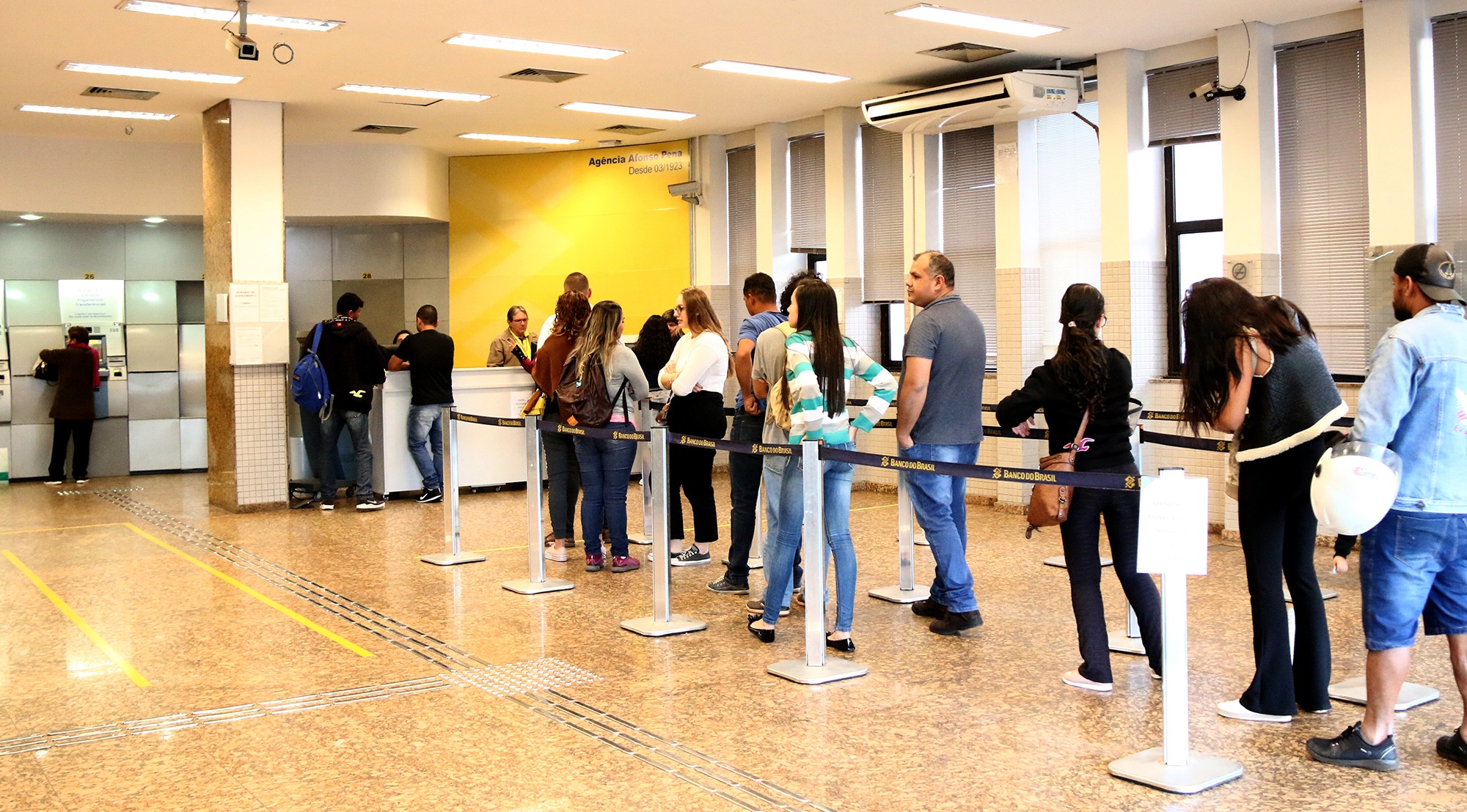Servidores estaduais receberão os salários de setembro nesta sexta-feira