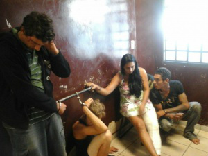 Quatro envolvidos foram autuados por participação em roubos. (Foto: Renan Nucci)