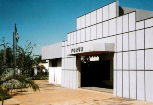 Professor é condenado a 40 anos de prisão por estuprar alunas Professor é condenado a 40 anos de prisão por estuprar alunas