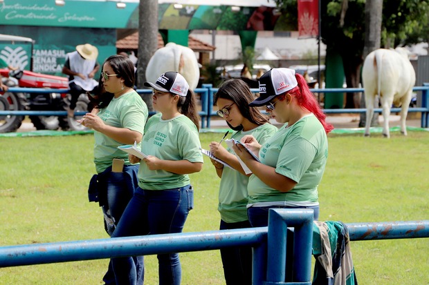 Do total de pessoas contratadas pelo agro em 2019, 38% tem menos de 30 anos Do total de pessoas contratadas pelo agro em 2019, 38% tem menos de 30 anos
