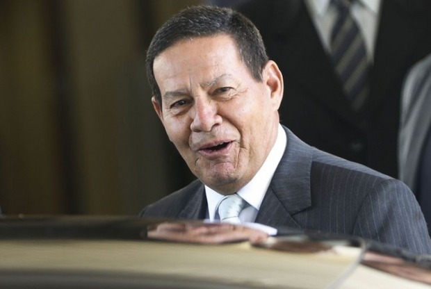Mourão não vê “nada de mais” em conversas entre Moro e procuradores