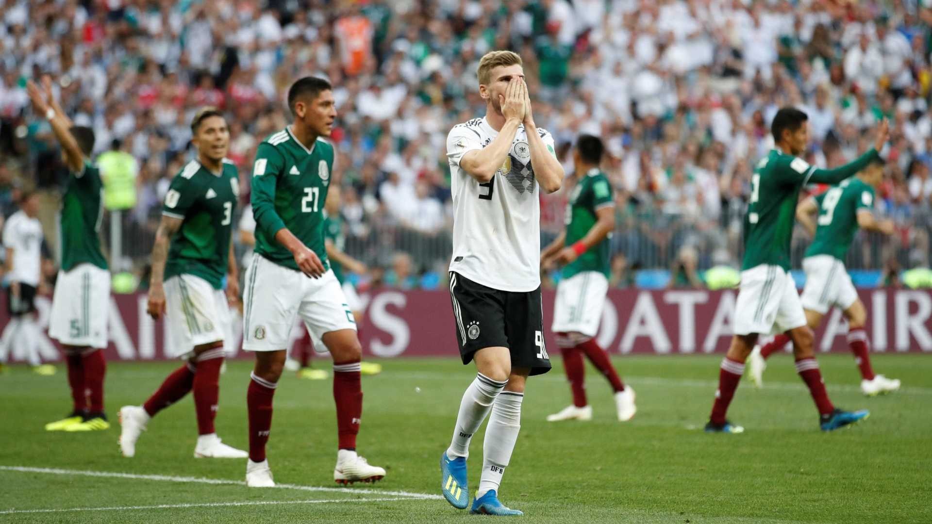Arriba! México vence a Alemanha e cala os atuais campeões em Moscou REUTERS