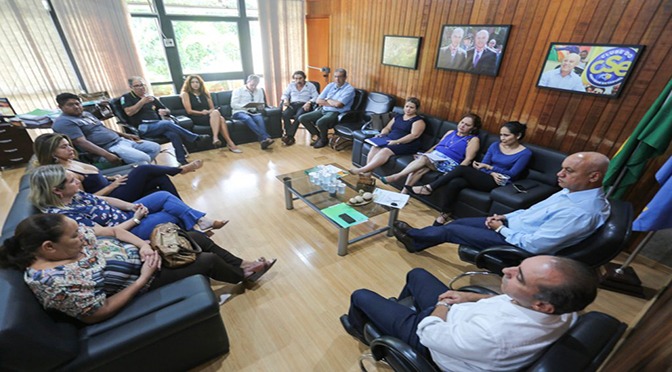 Governo recebe sindicalistas e anuncia estudo avançado sobre o índice geral