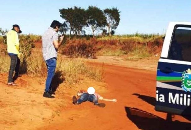 Homem foi morto a facadas.Tá Na Mídia Naviraí