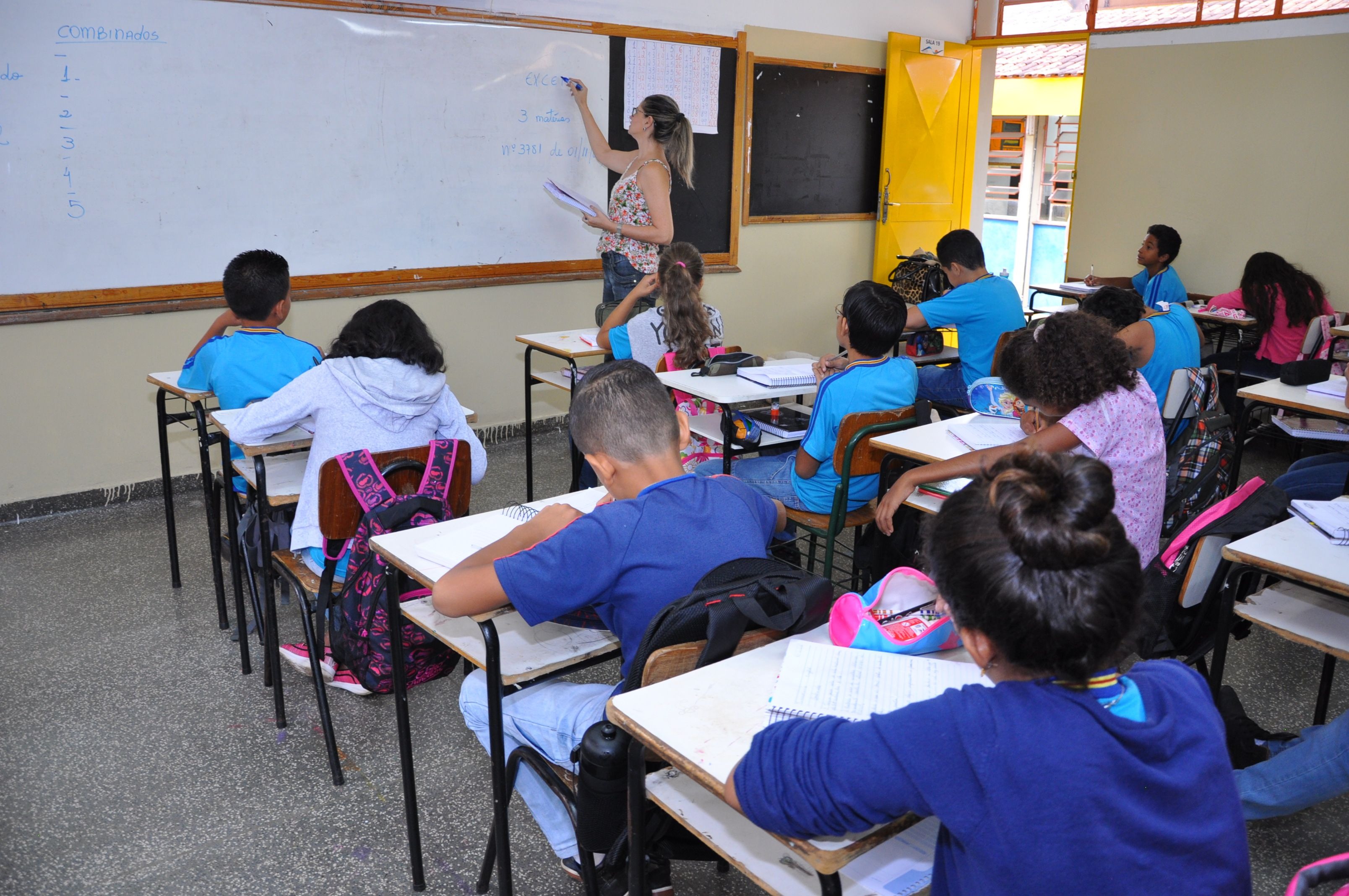 Transmissão das aulas da rede municipal pela TV começa na segunda (8) Divulgação