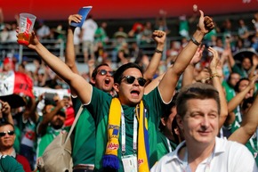 Torcida do México entoou gritos homofóbicos na vitória sobre a Alemanha (Foto: Maxim Shemetov/Reuters)
