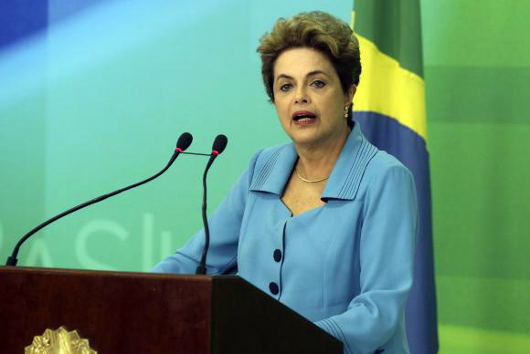 Em declaração à imprensa, a presidenta Dilma disse que ficou indignada com a aprovação da abertura do processo de impeachment (Foto:Valter Campanato/Agência Brasil)