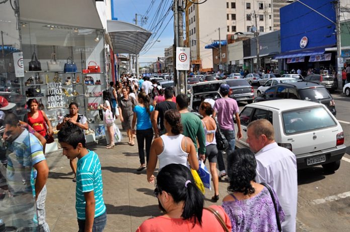 Comércio da Capital pode abrir durante feriado de 11 e 12 de outubro Comércio da Capital pode abrir durante feriado de 11 e 12 de outubro