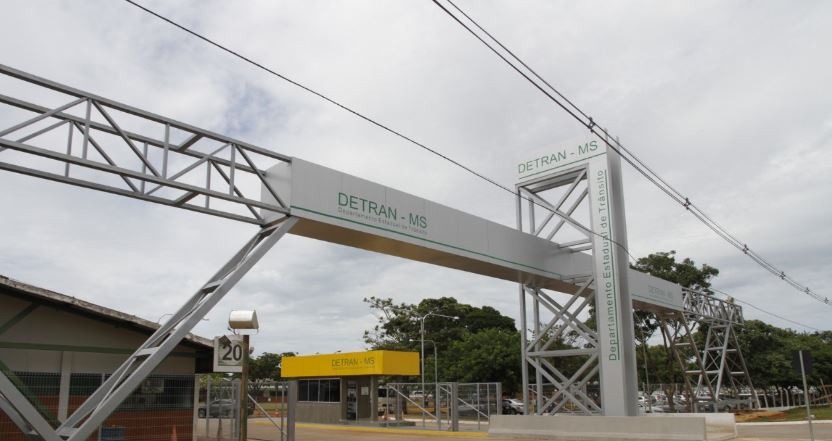 Rompimento em cabo no Paraná deixa Detran-MS sem atendimento Rompimento em cabo no Paraná deixa Detran-MS sem atendimento