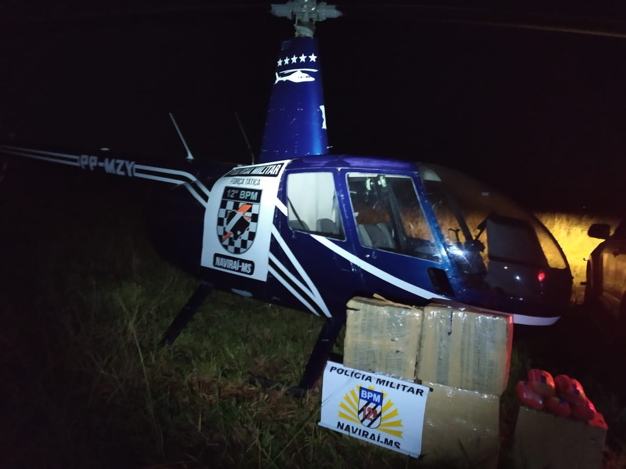 PM apreende helicóptero e cocaína no interior