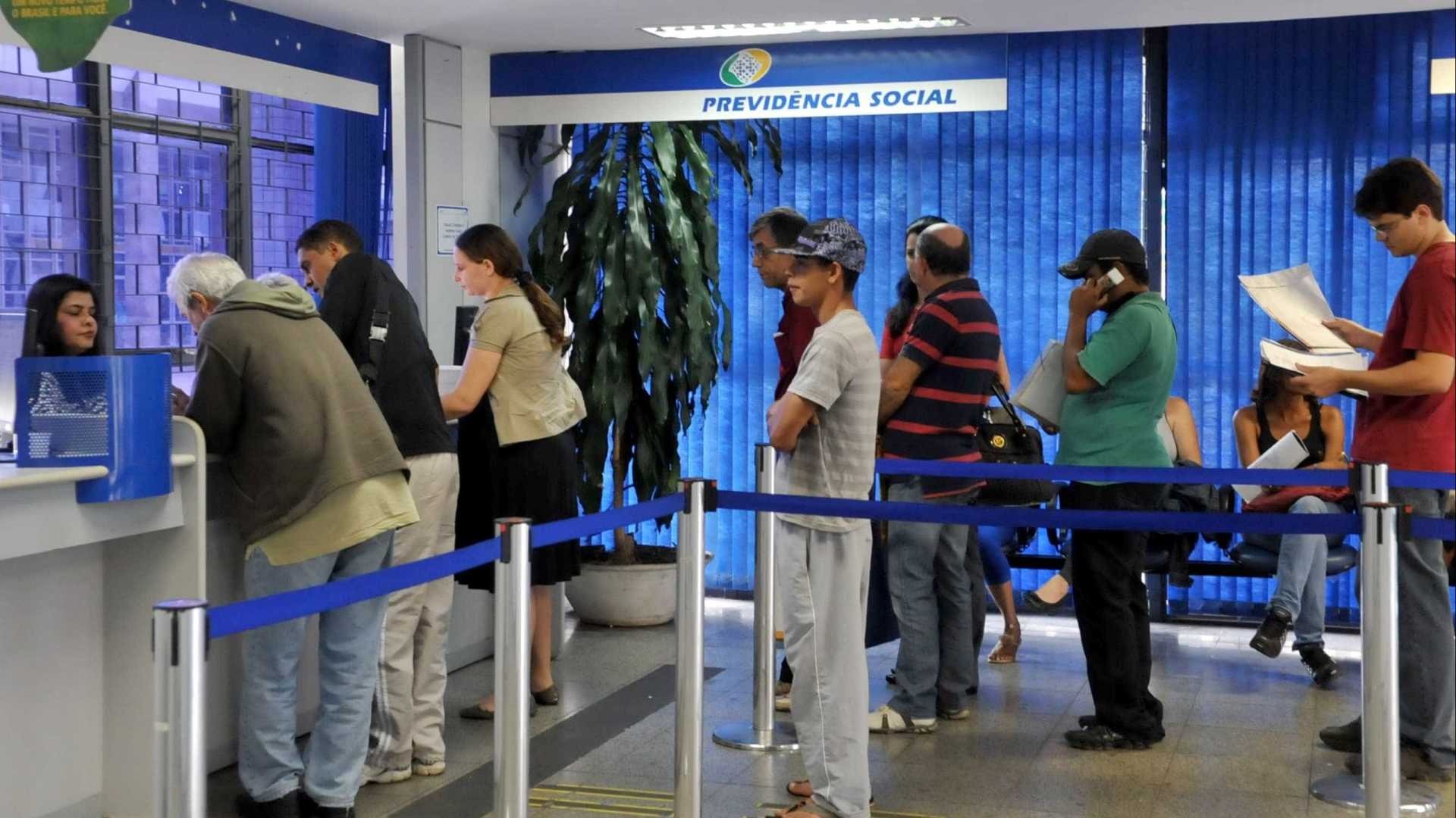 STJ manda governo abrir parte das repartições em horários de jogos STJ manda governo abrir parte das repartições em horários de jogos