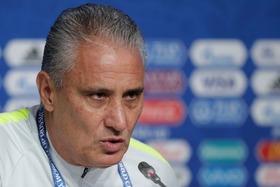 Tite deu entrevista coletiva nesta quinta-feira, véspera da partida (Foto: Pedro Martins/MoWA Press)
