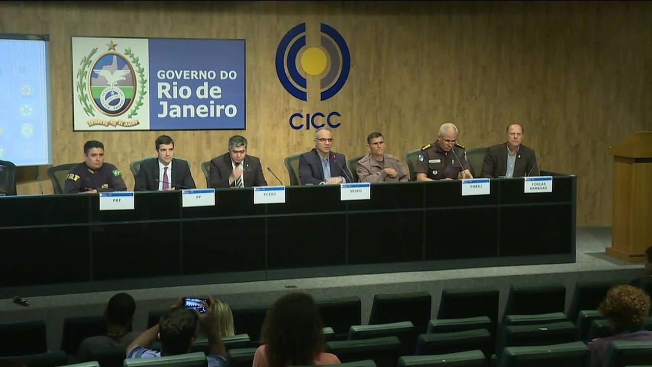 Com 5 mil homens, operação Onerat tem 18 presos e 2 mortos em confronto no Rio Entrevista coletiva detalha megaoperação contra roubo de cargas e tráfico de drogas no RJ