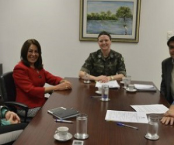 Cadastro biométrico em MS começa dia 8 e terá ajuda do Exército Reunião entre integrantes do Exército e do TRE-MS para fechar acordo de cooperação - Divulgação/TRE-MS