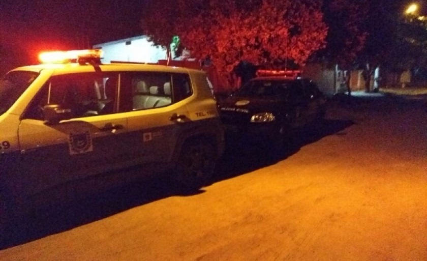 A Polícia Militar e a perícia da Polícia Civil estiverem no local do afogamento - Celso Daniel/TVC