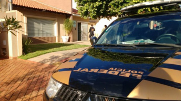 Superfaturamento de 367% na compra de livros é alvo de 2ª fase de operação PF foi à empresa na rua Antônio Maria Coelho. (Foto: Yarima Mecchi)