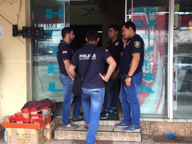 Durante operação, polícia prende quadrilha em hotel com armas, maconha e crack (Foto: Porã News)