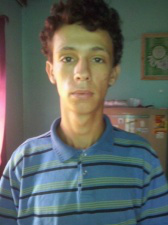 Bruno já acumulava algumas passagem por unidades para menores e hoje foi flagrado furtando um celular. (Foto: Direto das Ruas)