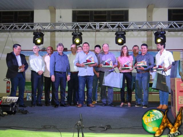 Laguna premia produtores no 7º Ranking de Produtividade da Soja Ganhadores do 7º Ranking da Produtividade da Soja e autoridades