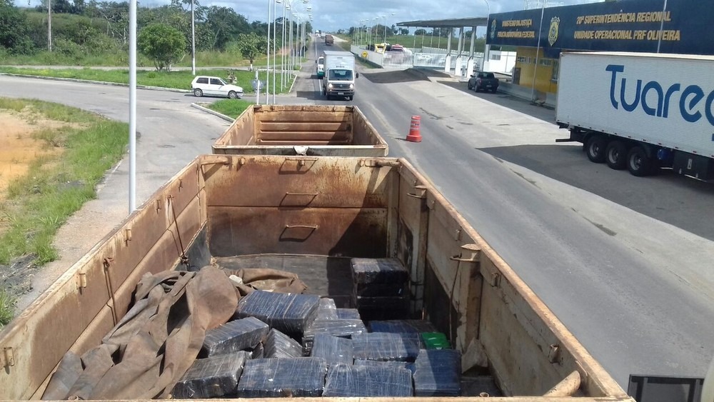 PF faz ação para combater contrabando de cigarros em Mundo Novo (MS) e cidades do PR Cigarros apreendidos durante as investigações da Operação Contorno Norte. Polícia Federal/Divulgação