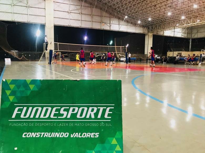 Dourados está entre os classificados para as semifinais de Voleibol Dourados está entre os classificados para as semifinais de Voleibol