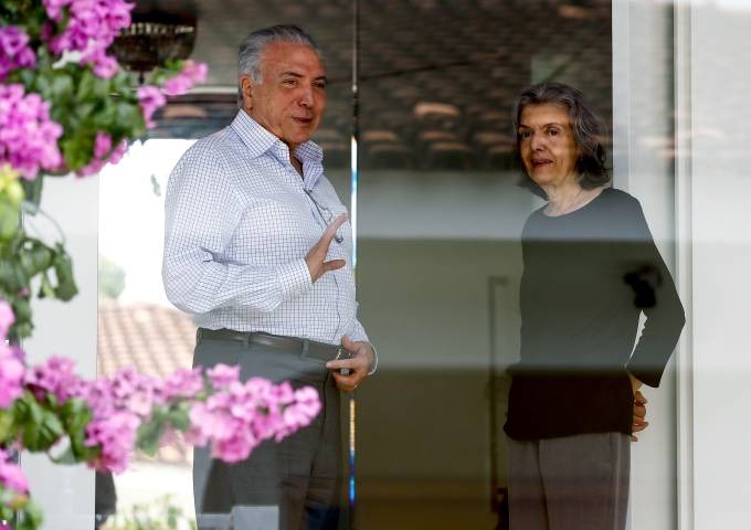 O presidente Michel Temer encontra ministra do STF Cármen Lúcia em sua casa (Pedro Ladeira/Folhapress)