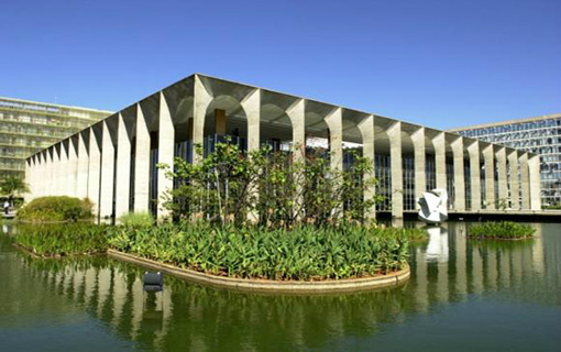 Confederação participa de sessões de trabalho sobre cooperação Brasil e Uruguai