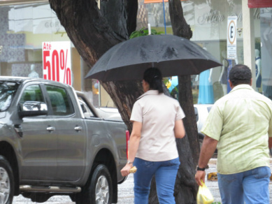 Chuvas devem continuar até sexta-feira em Dourados Chuvas devem continuar até sexta-feira em Dourados
