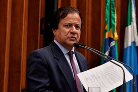 Deputado Amarildo Cruz pede apoio de deputados para reivindicação de administrativos Deputado Amarildo Cruz:
