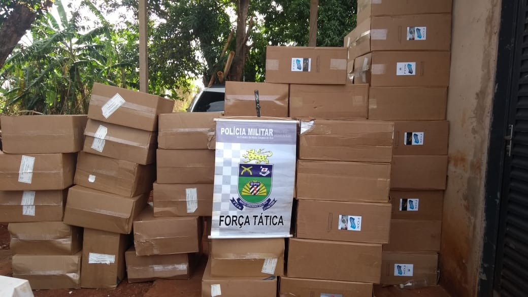 Carga de cigarro contrabandeados é apreendida em Galpão próximo ao Presídio de Dourados Carga de cigarro contrabandeados é apreendida em Galpão próximo ao Presídio de Dourados