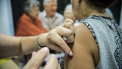 Vacina contra a gripe é oferecida para toda população a partir de segunda-feira Vacina contra a gripe é oferecida para toda população a partir de segunda-feira