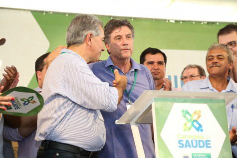 Pacto de Murilo com Reinaldo por Dourados envolve três grandes obras Governador, ao lado do prefeito Murilo, fala do pacto por Dourados e dos investimentos previstos no município (Foto: A. Frota/Assecom)