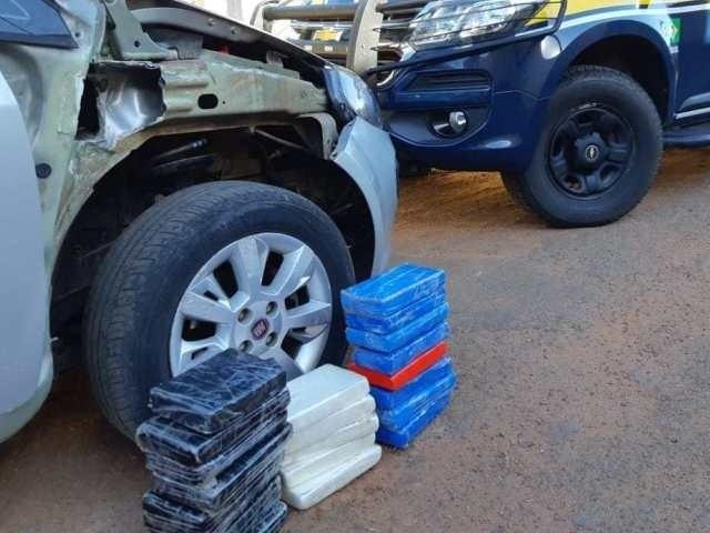 Motorista é preso com 21kg de cocaína em compartimento oculto de carro Divulgação