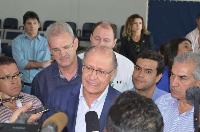 Alckmin desembarcou em Dourados nesta tarde - Crédito: Dourados News