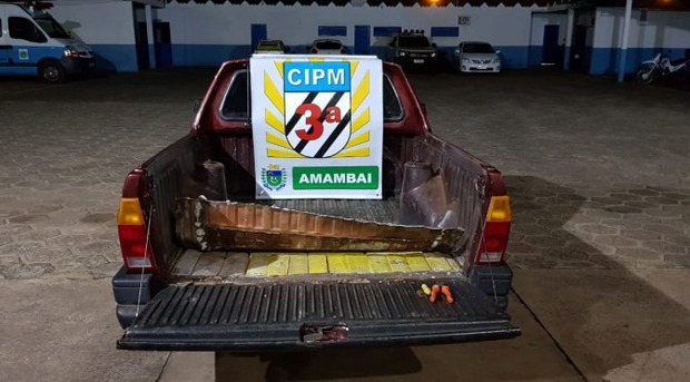 99 quilos de maconha são encontrados em fundo falso de carroceria 99 quilos de maconha são encontrados em fundo falso de carroceria