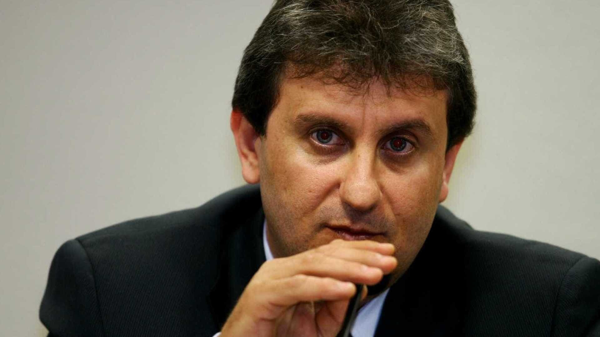 Youssef usou 6 bancos para lavar dinheiro da Petrobrás Youssef usou 6 bancos para lavar dinheiro da Petrobrás