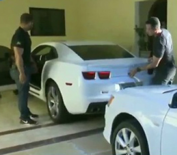 PF realiza 40º fase da Lava Jato e cumpre mandados de prisão Agentes da Polícia Federal foram até um condomínio de luxo
Reprodução/Record TV