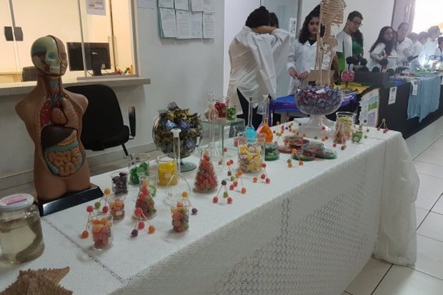 Escola do Sesi de Dourados promove feira científica para incentivar estudantes Escola do Sesi de Dourados promove feira científica para incentivar estudantes