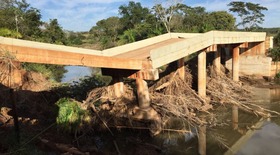 Inaugurada em 2014, ponte que caiu em Jardim apresenta falhas na sua execução Laudo concluiu que ponte não atende quesitos mínimos de segurança e estabilidade.