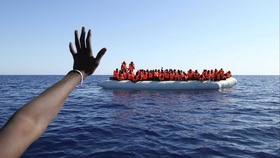 Pelo menos 63 pessoas desaparecem em novo naufrágio no Mediterrâneo © Tony Gentile / Reuters