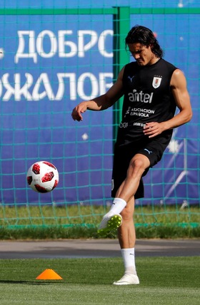 Cavani treinou separado da equipe (Foto: REUTERS/Carlos Barria)

