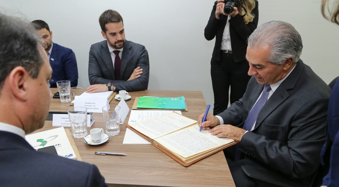 Reinaldo transmite presidência do Codesul para governador do Rio Grande do Sul Subcom