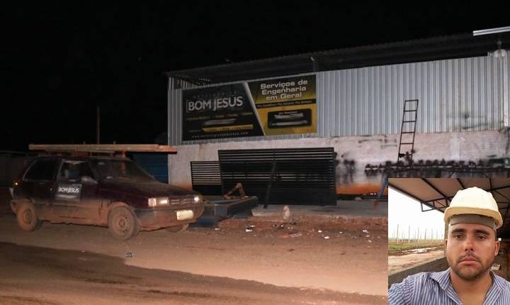 Empresário é morto com três tiros em frente a serralheria Empresário é morto com três tiros em frente a serralheria
