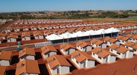 Governos entregam moradias para 233 famílias de São Gabriel do Oeste As moradias receberam investimentos de aproximadamente R$ 15 milhões.