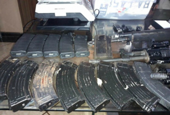 Polícia apreendeu fuzis, munições, drogas e dinheiro - Foto: Ponta Porã Informa